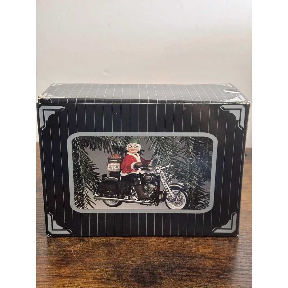 Mr‎ And Mrs Santa Claus Riding Their Harley Davidson Sleigh's